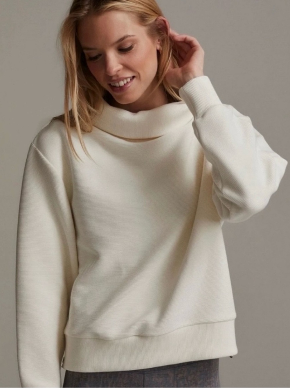 Varley Simon 2.0 Ribbed Pullover Sweatshirt Size Small Cowl Neck Athleisure Boxy
